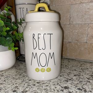 Rae Dunn “I ❤️ Mom” Canister